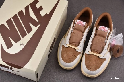 Travis Air DM7866-106 Low Scott OG 1 x Jordan 0719